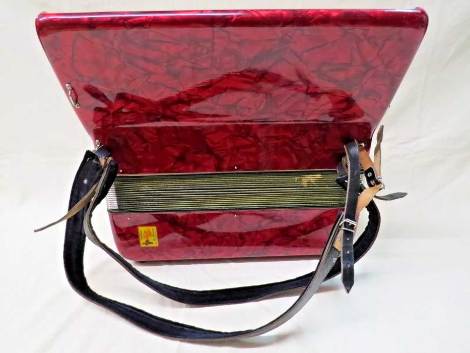 Acordeão Royal Standard à Terceira Voz com 96 Baixos - Acordeon