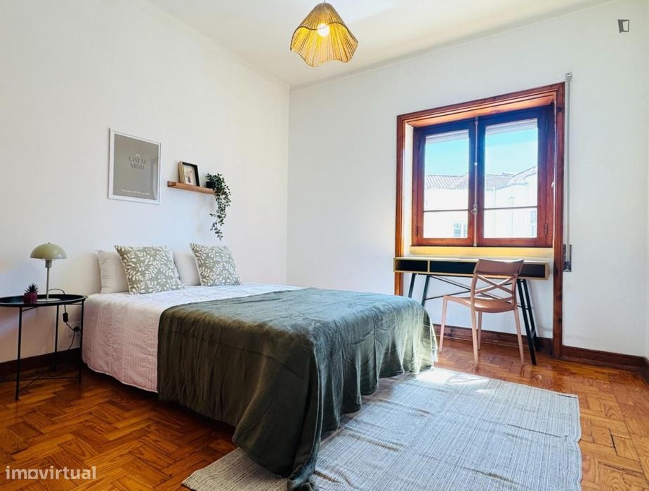 Quarto - localizado em Montes Claros Coimbra