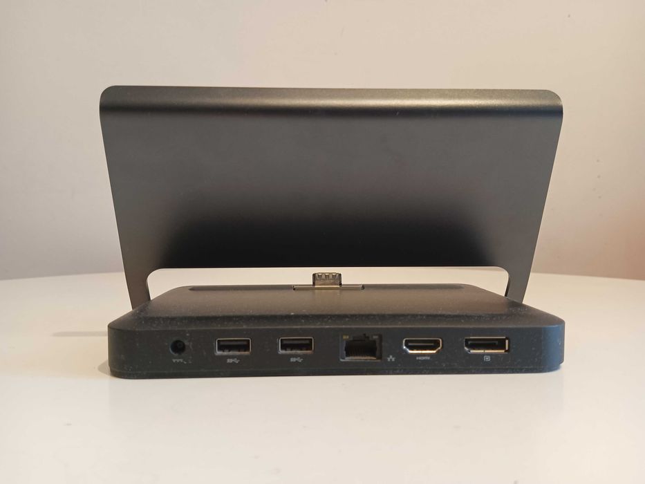 Tablet Dell Venue 11 pro + klawiatura + stacja dokująca + etui