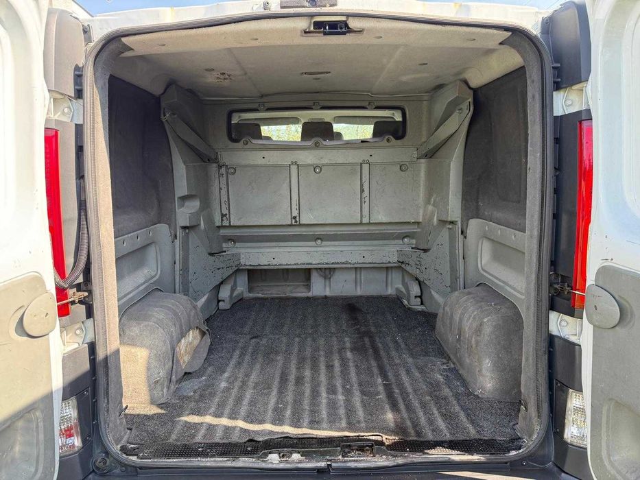 Renault Trafic 2.0 6 Lug