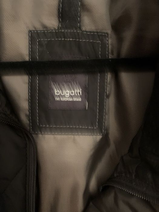 Продаю курточку bugatti