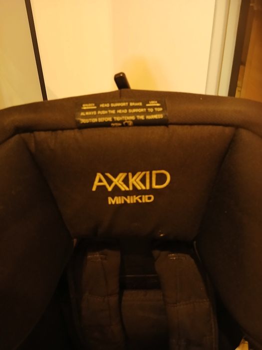 Fotelik axkid minikid  6miesiecy -5 lat do jazdy tyłem