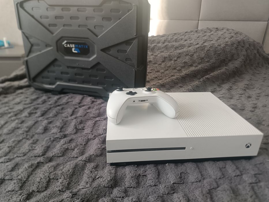 Продам Xbox one s