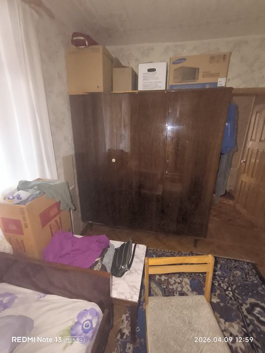 Огромный старинный шкаф - Шифоньер.