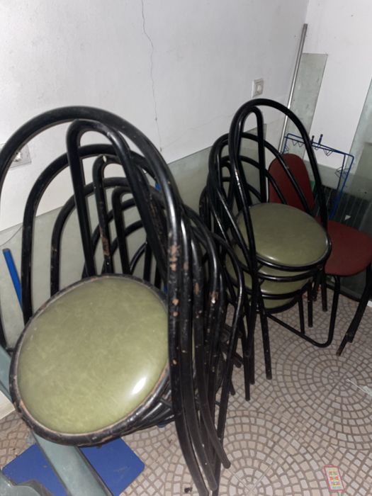 Várias Cadeiras ferro