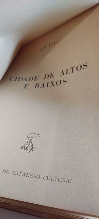 Cidade de Altos e Baixos - José Lello (Romance)