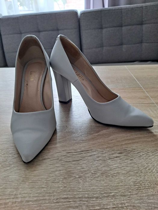 Szare czółenka w szpic, rozm. 39