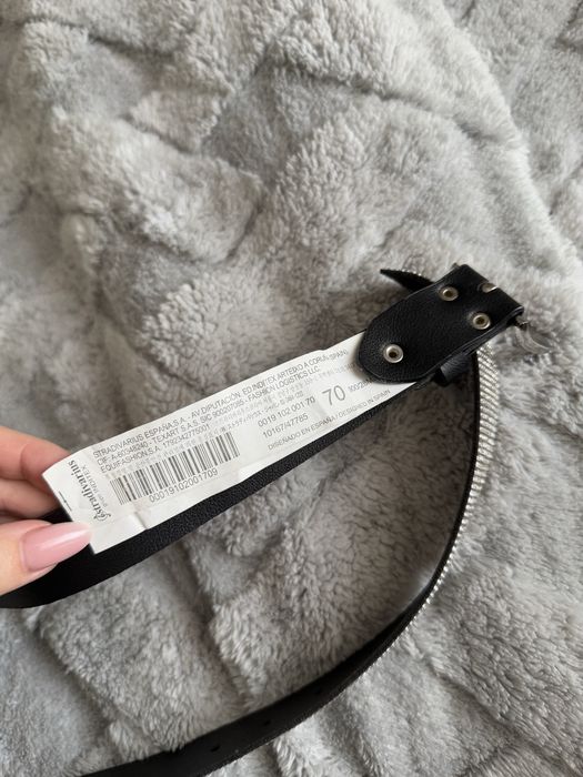 Pasek z krzysztalkami Stradivarius