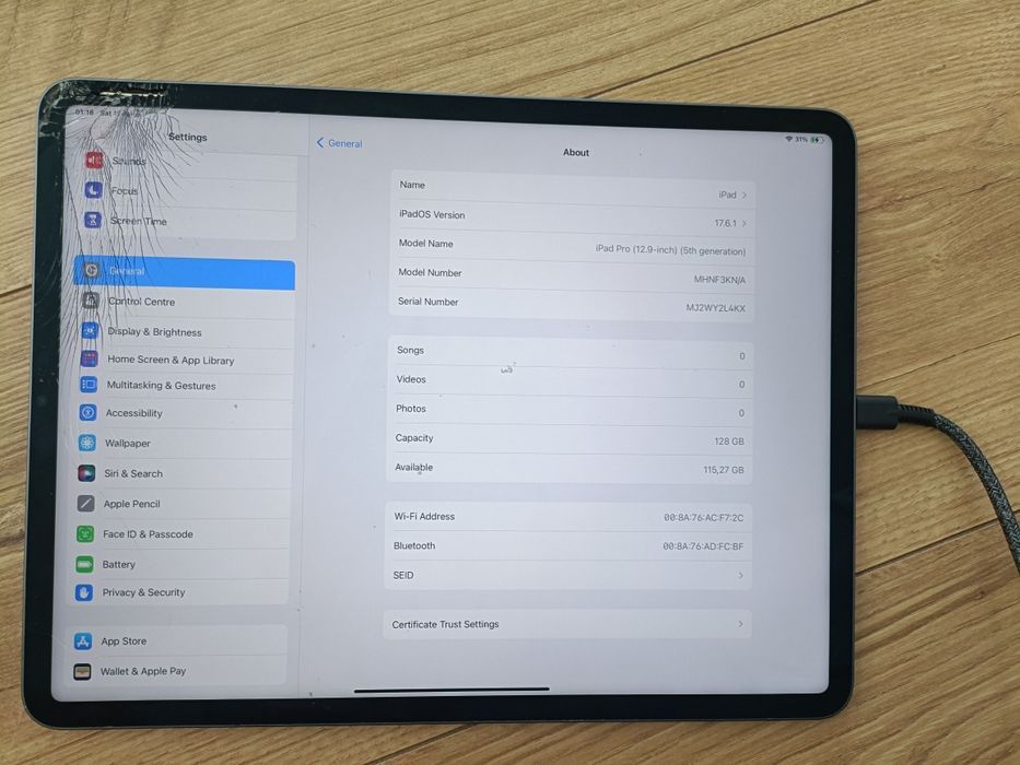 Apple iPad Pro 12,9" 5. generacji (M1) 128 GB Wi-Fi – sprawny, pęknięta szybka