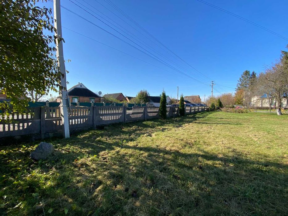 Продається земельна ділянка комерційного призначення в Бохониках