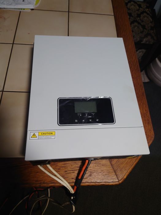 Інвертор гібридний 1,5 кв,, 12;;  з кабелямив