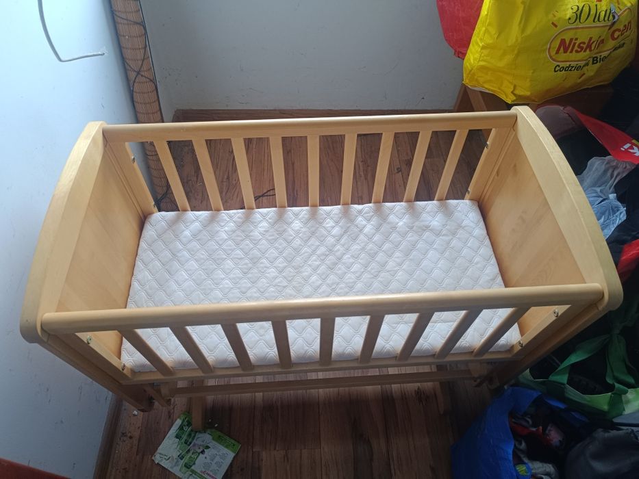 Kołyska z materacem