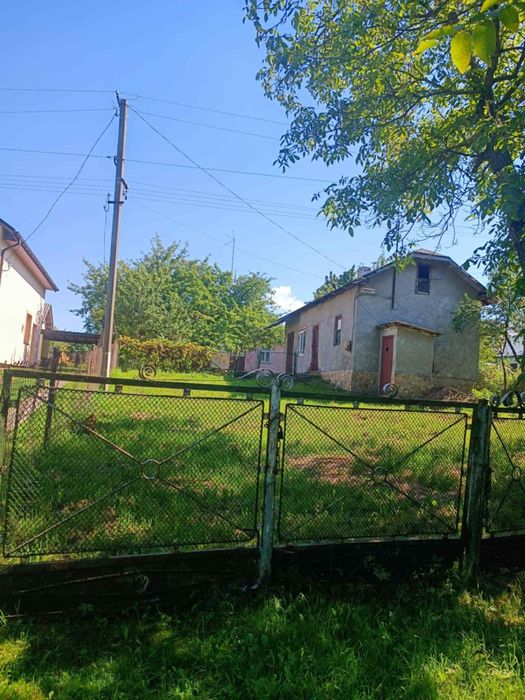 Продам дерев'яний будинок у с. Попелі.