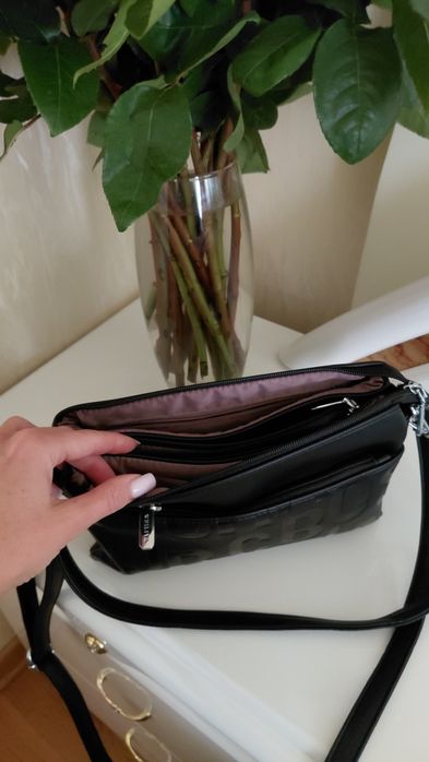 Зручна  сумка- клатч