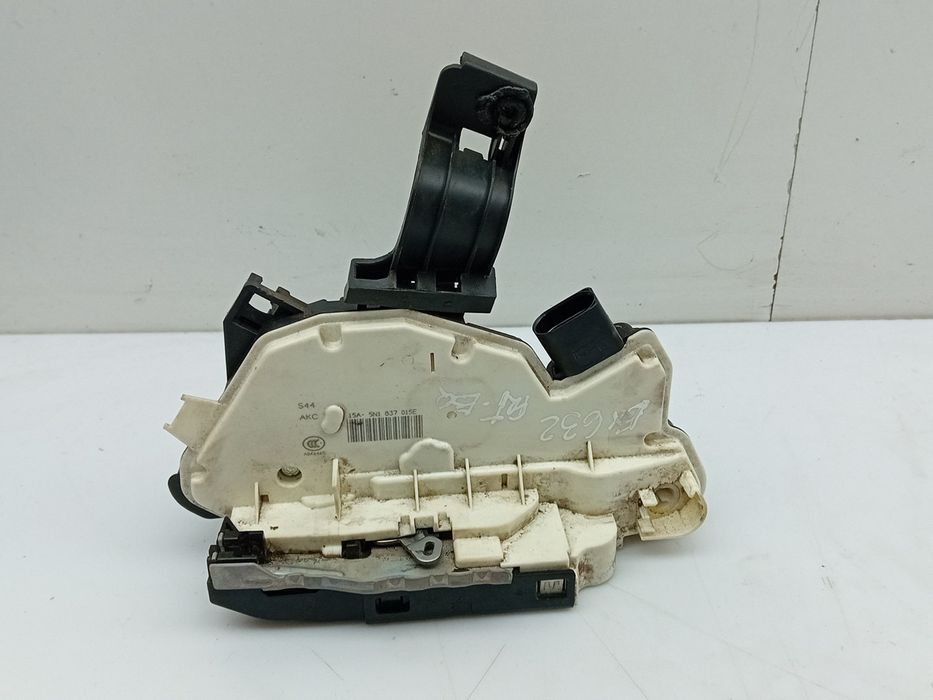 Fechadura / fecho porta frente esquerdo SEAT Ibiza IV SportCoupe Van (