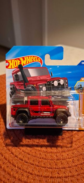 Hot Wheels 15 Land Rover Defender Double Cab