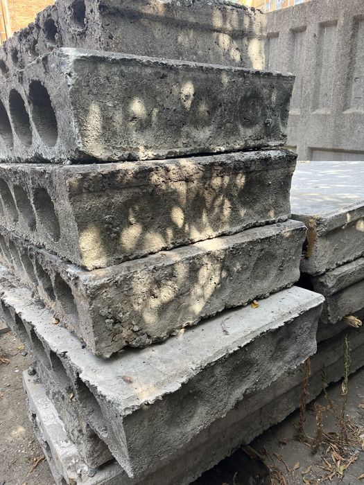 Обрізки з/б плит