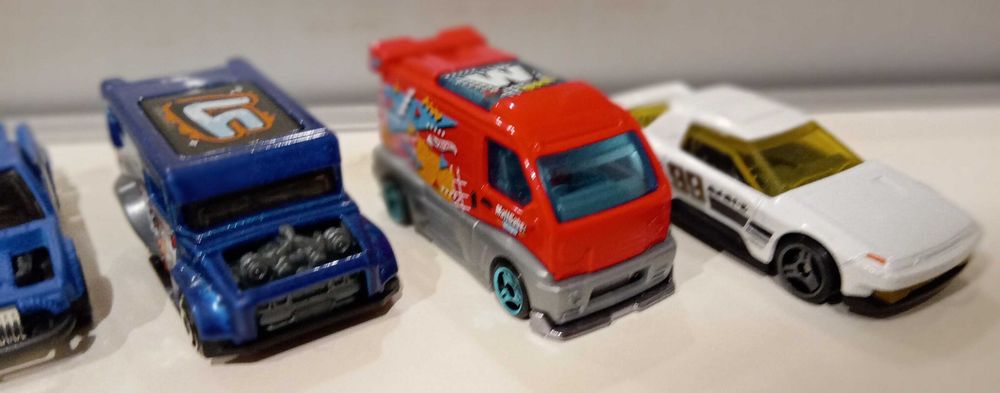 Hot Wheels e outros - 14 carros - Lote ou carros isolados