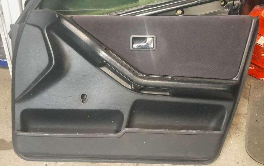 Tapicerka prawa tylna tył boczek prawy Audi 80 B4