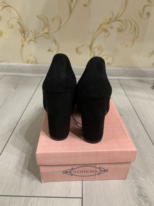 Замшевые туфли 35 размер