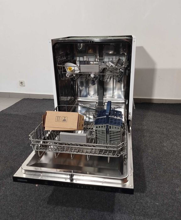Máquina de Lavar Loiça Encastrar Samsung DW60M6040BB Nova Sem Garantia