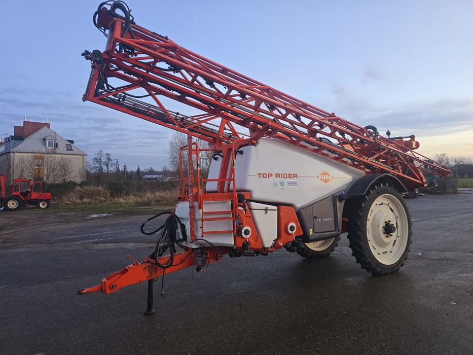 Opryskiwacz kuhn Top Rider ciągany 28m 3200L