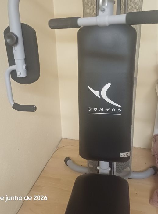 Máquina de musculação RESERVADA