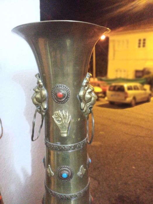 Jarrões latão 60 cm altura valor por cada