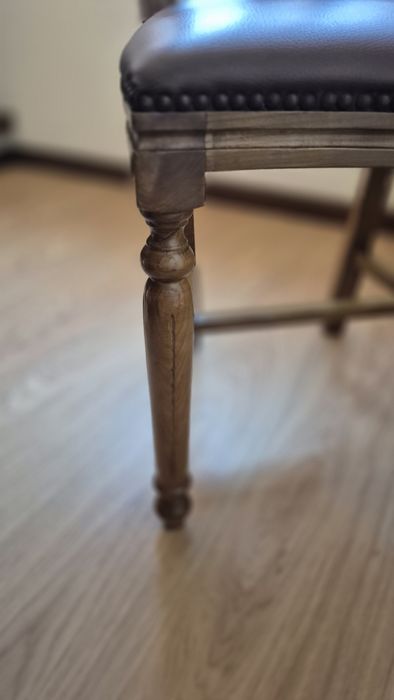 Conjunto de mesa de jantar e 6 cadeiras