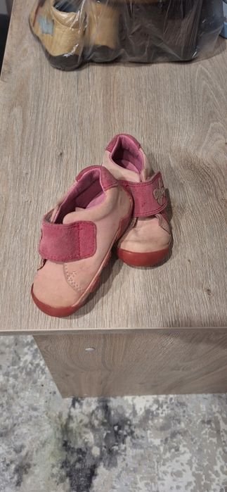 Взуття для дівчинки