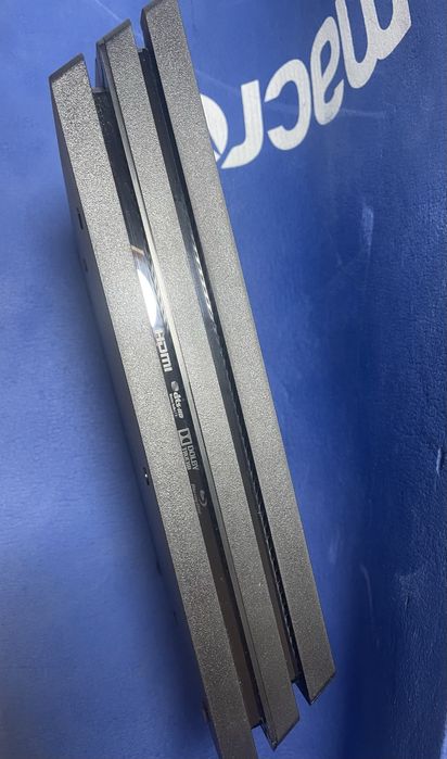 Playstation 4 Pro ( 1TB)