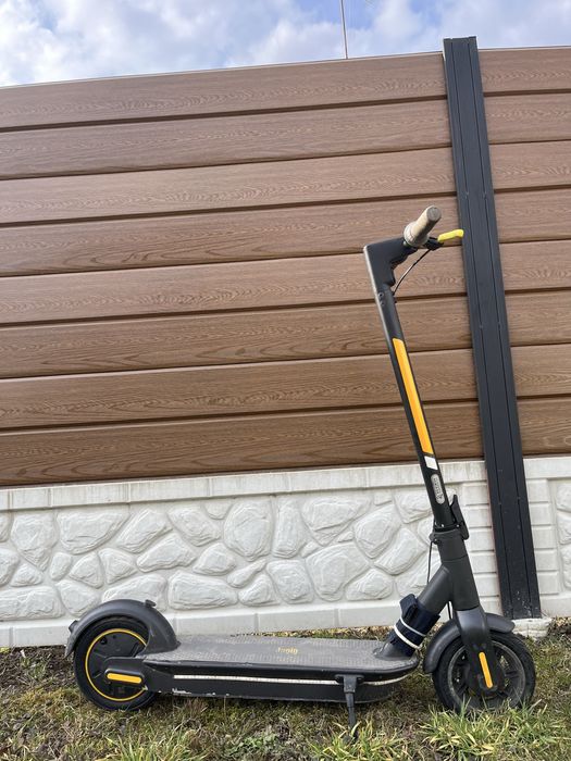 Продам елекро самокат Ninebot мах G30