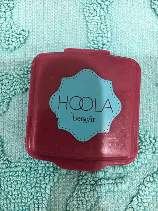 Bronzer benefit hoola