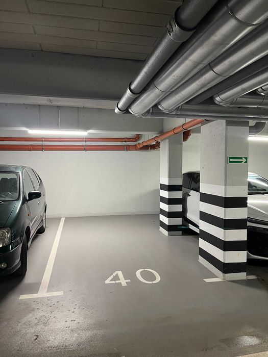 sprzedam miejsce postojowe w apartamentowcu