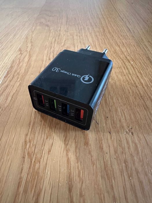 Ładowarka 4x USB Quick Charge