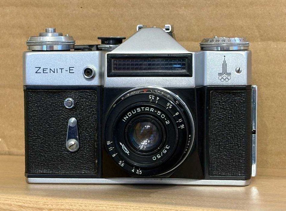 Продам фотоапарат Зеніт-Е Zenit, олімпійський (Industar 50-2 3,5/50).