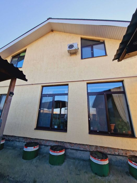 Продам два дома на одном участке Березановка