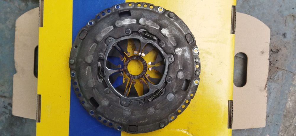 Сцепление Демпфер, маховик,вижимний Volkswagen Caddy(2008)Tdi 1,9