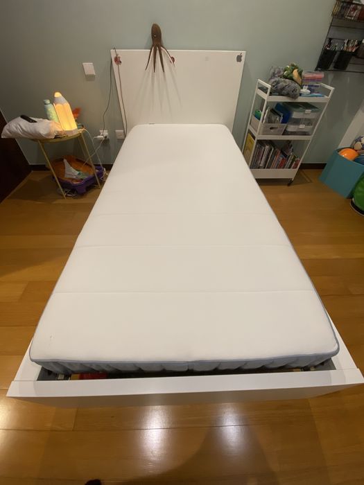 Cama IKEA - MALM + Colchão de Molas + Estrado de Ripas - Solteiro