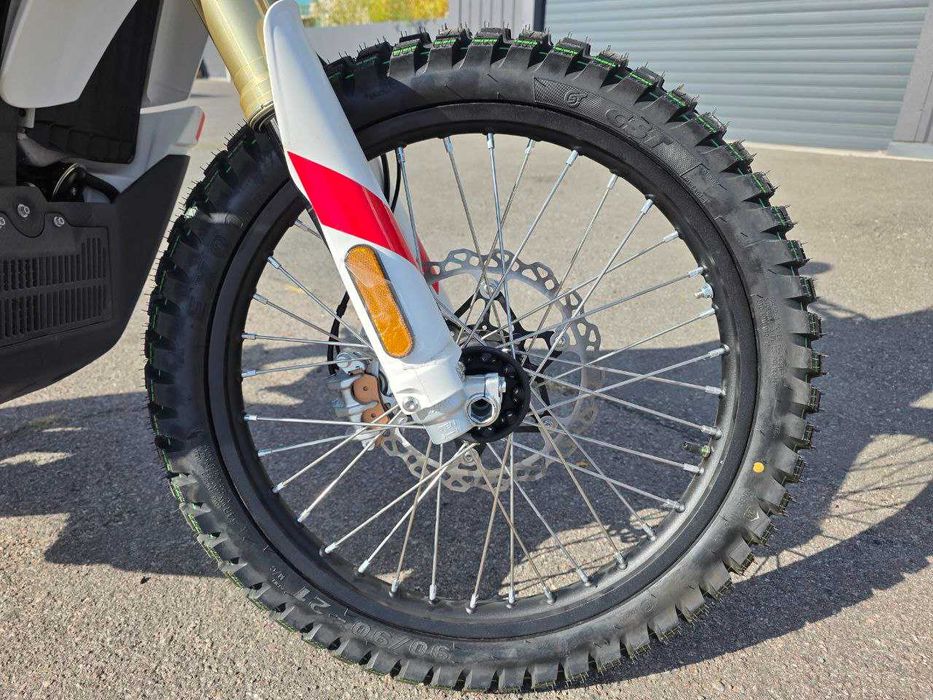 Мотоцикл KOVE 450 RALLY мотосалон MotoPlus