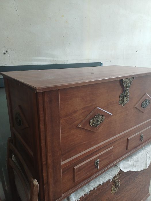 Arca/Baú em madeira para arrumação