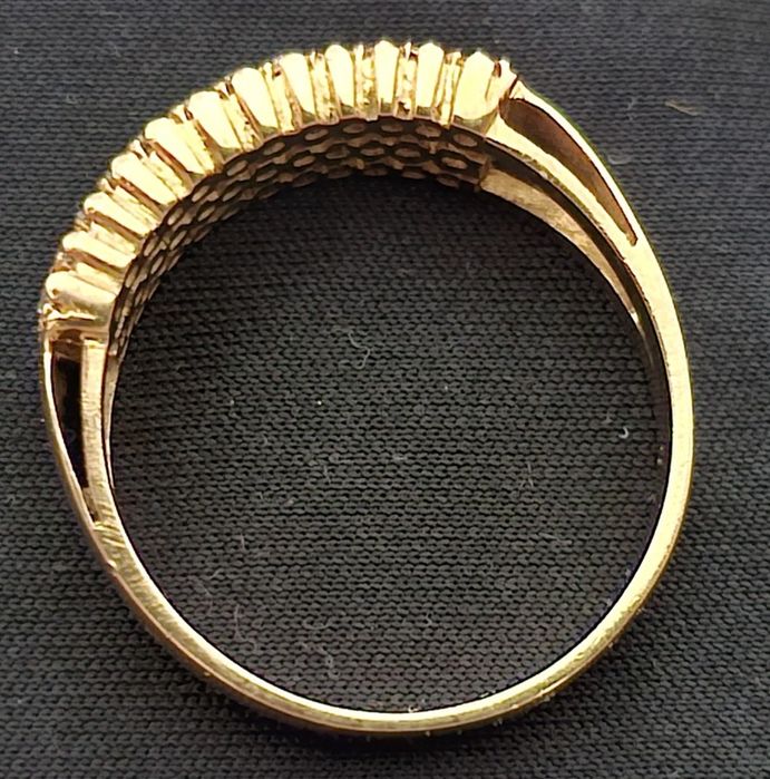 Anel de Ouro com Diamantes