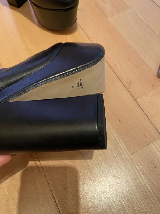 Botins pretos de pele novos tam 39 plataforma.