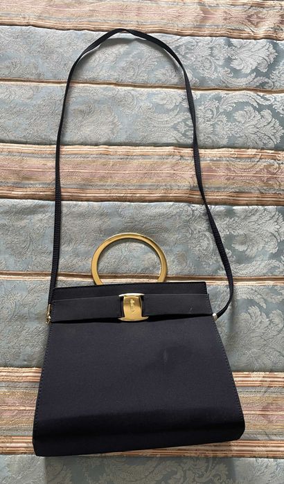 Mala /pochete de cor azul escura, da marca Albertario