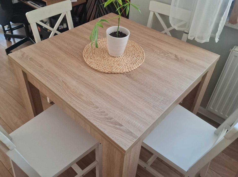 Stół do jadalni 90x90 rozkładany