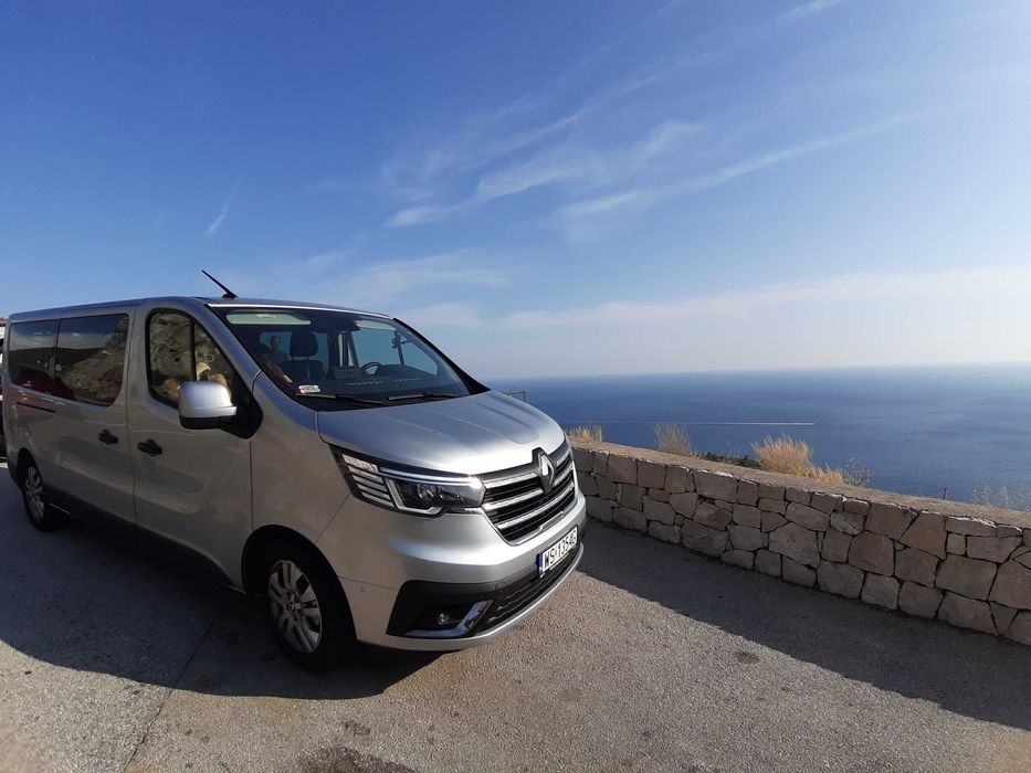 Wynajem busa wypożyczalnia busów bus 9 osobowy rent a car Chorwacja