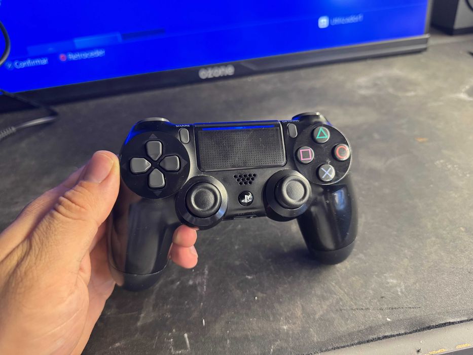 PS4 Slim 500GB | Bom estado | Firmware 13.00 (possível desbloqueio)