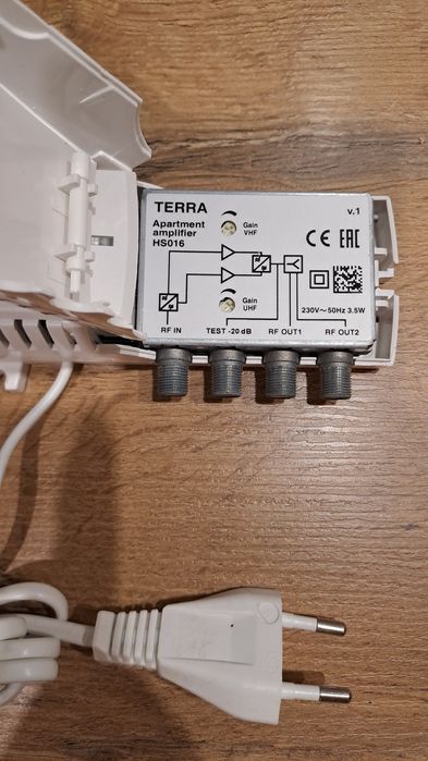 Wzmacniacz antenowy Terra HS016