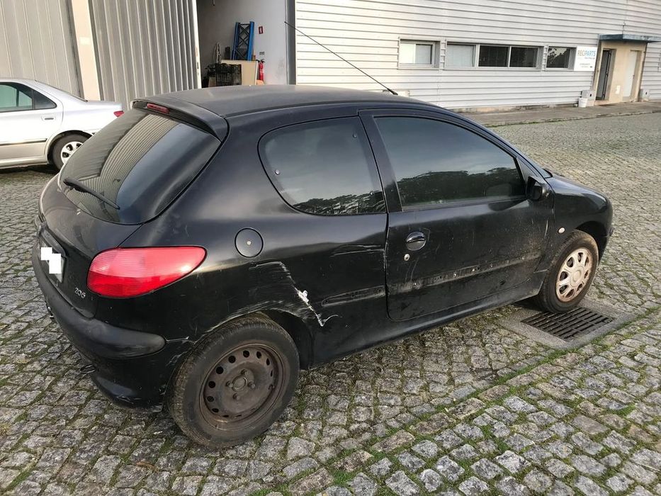 Peugeot 206 1.1 3P 2001 - Para Peças