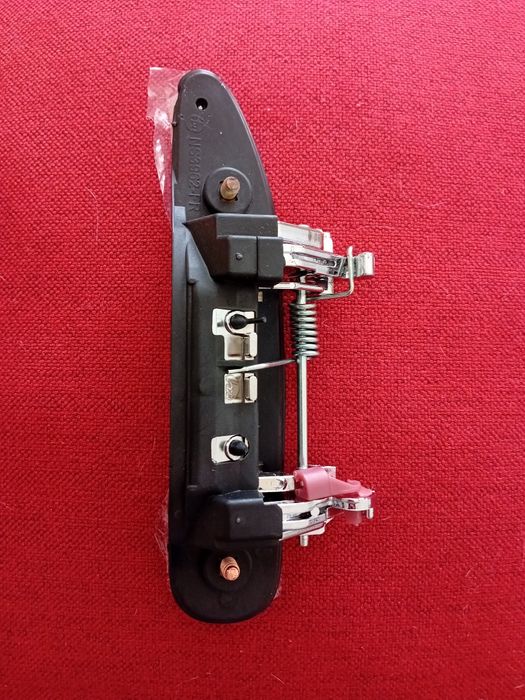 Puxador porta frente lado direito  nissan primera